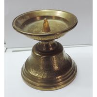 Бронзовый подсвечник  50-60-е годы Европа. Высота 12.5 см.