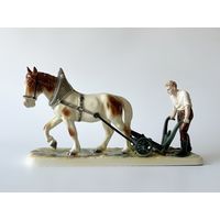 Статуэтка Германия фарфор Hertwig 19 37х9см