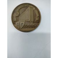 Настольная медаль