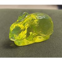 Статуэтка Заяц из уранового стекла . Производство Чехия