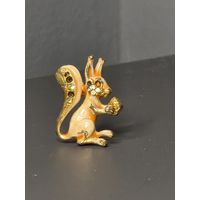 Белка брошка СССР