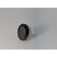 Кольцо серебро 925 проба. Клеймо голова. 18.5 рр. Ювелирное стекло. С рубля.