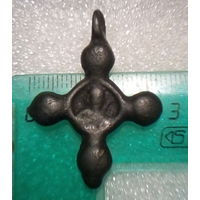 Крестик.Очень старенький.