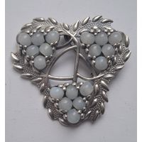 Брошь СССР. Клеймо. Трилистник. Шарики, морозное стекло. Мельхиор. 70-е годы, СССР