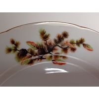 Japan. Япония.Тарелки. 7 штук. Костяной Фарфор. Кедровая ветка. Шишки. Диаметр 23 см