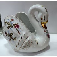 Статуэтка фарфоровая "Лебедь" 80-е годы Польша. Высота 18 см. Целая, без реставрации.
