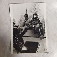 Фотография. История СССР в лицах. Солдаты Внутренних войск МВД СССР на БТРе.