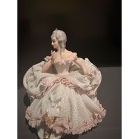 Статуэтка Дама Кружевница Германия Дрезден антик