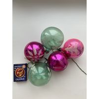 Елочные игрушки.