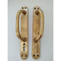 Старинные дверные ручки с накладками. Пара. Латунь.