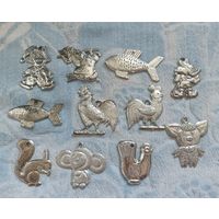 Елочные игрушки, пластик в серебре