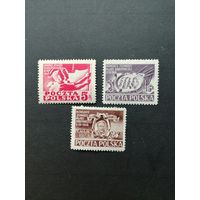 Польша 1948 Неполная серия марок "Объединительные съезды рабочей и социалистической партий" (чистые* следы от наклеек) Mi.505-507 каталог 4.50 евро