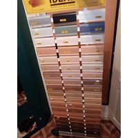 Стенд с образцами плинтусов для поделок творчества