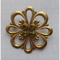 Брошь.