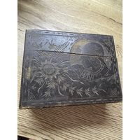 Шкатулка старинная.