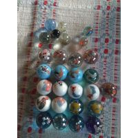 Коллекционные стеклянные шарики.