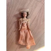 Кукла фарфоровая