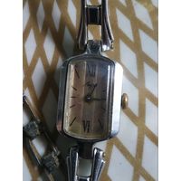 Часы наручные Луч с браслетом.  В коллекцию,ремонт,на запчасти.Состояние на скане.