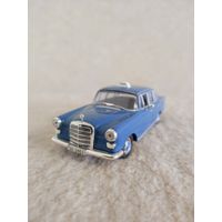 Мерседес 200