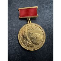 Значок. "25 лет Космической эры".  Тяжёлый