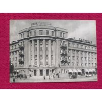 Минск. Гостиница Белорусь. Альперт 1953 г. Чистая. Уменьшена. Кр1.