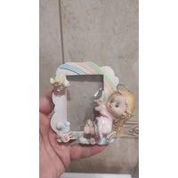 Рамка для фото с ангелом и птичкой, размер 10,5 на 10,5 см. Очень красивая.