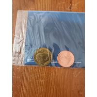 Две монеты в упаковке