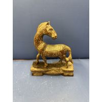Статуэтка бегущая лошадь конь
