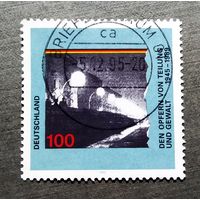Марка Германия 1995 год Жертвам разделения и насилия