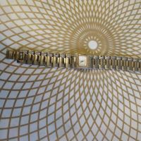 Часы наручные с браслетом  OMAX  ,   тикают. Состояние на скане.