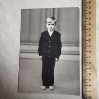Фотография. История СССР в лицах. Первоклассник. Поздний СССР.  Школьная форма. 1 сентября 1990 год.