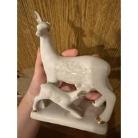 Олениха с олененком