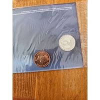 Две монеты в упаковке