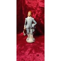 КОЛЛЕКЦИОННАЯ ФАРФОРОВАЯ СТАТУЭТКА КАВАЛЕР  ГЕРМАНИЯ ОРИГИНАЛ  .  Распродажа Коллекции !!! . Экспресс  Аукцион с рубля без МПЦ   .Много лотов в продаже .