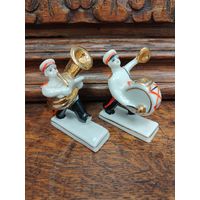 Пара редких статуэток Суворовцы на параде   произведенные на Полонском заводе художественной керамики (ЗХК) в СССР.