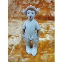 Статуэтка фарфоровая юный Будёновец, Полонное. СССР