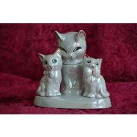 Статуэтка - солонки  фарфоровая  "  Котики "  ( Германия )   все целое