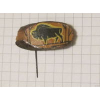 Значек деревянный. Зубр