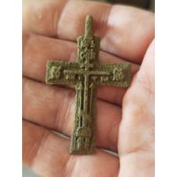 Крупный старинный лепесток