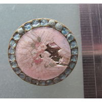 Запонка с эмалями.