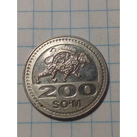 200 сом Узбекистан 2018 год