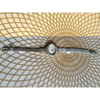 Часы наручные с браслетом ЛУЧ , знак качества, тикают. Состояние на скане.