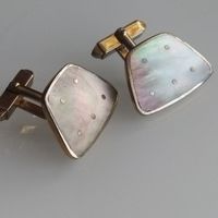 Редкие немецкие старинные запонки со вставками перламутра. Позолота. 60-е годы.2,4х2,5х1,3 см.