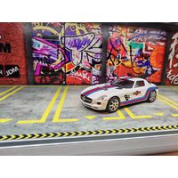 Коллекционная модель 1/64 TimeMicro Mercedes SLS Martini (с фигуркой)