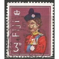 Фиджи. Королева Елизавета II в униформе. 1962г. Mi#156.
