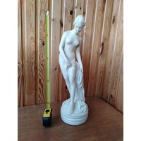 Статуэтка купальщицы. Крупная.