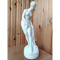 Статуэтка купальщицы. Крупная.