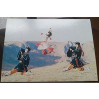 Монголия Чёрно-белый танец