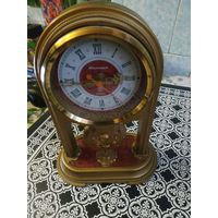 Часы настольные Янтарь,кварц, СССР  . Знак качества. Состояние на скане. Работоспособность неизвестна.