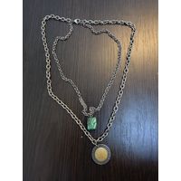 Винтажный набор из двух цепочек с подвесками на одной имитация малахита на другой монета .